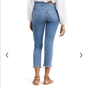 Levi’s 724 High Rise Straight-Leg Crop Jeans